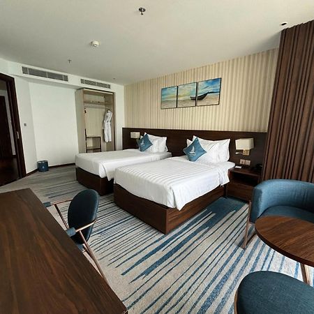 Canvas Danang Beach Hotel Екстер'єр фото