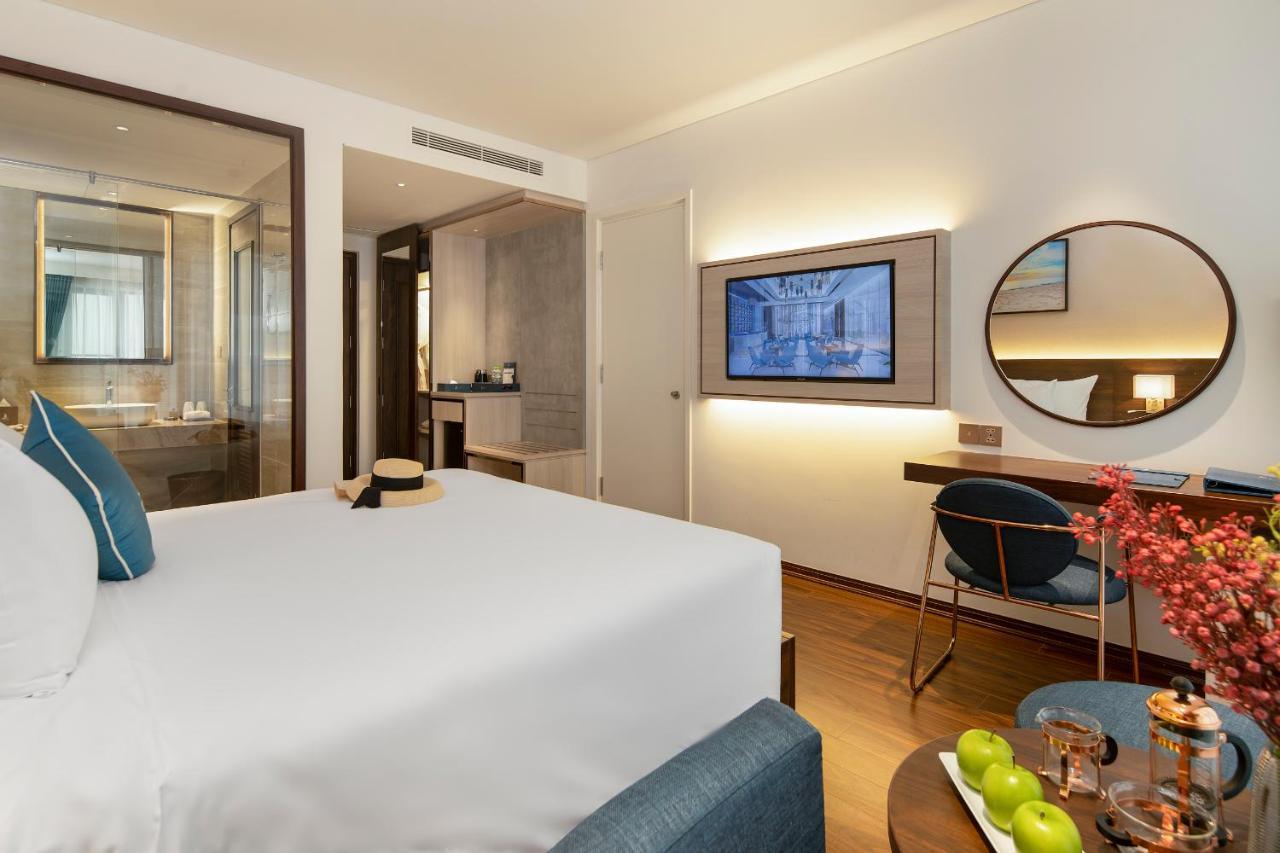 Canvas Danang Beach Hotel Екстер'єр фото