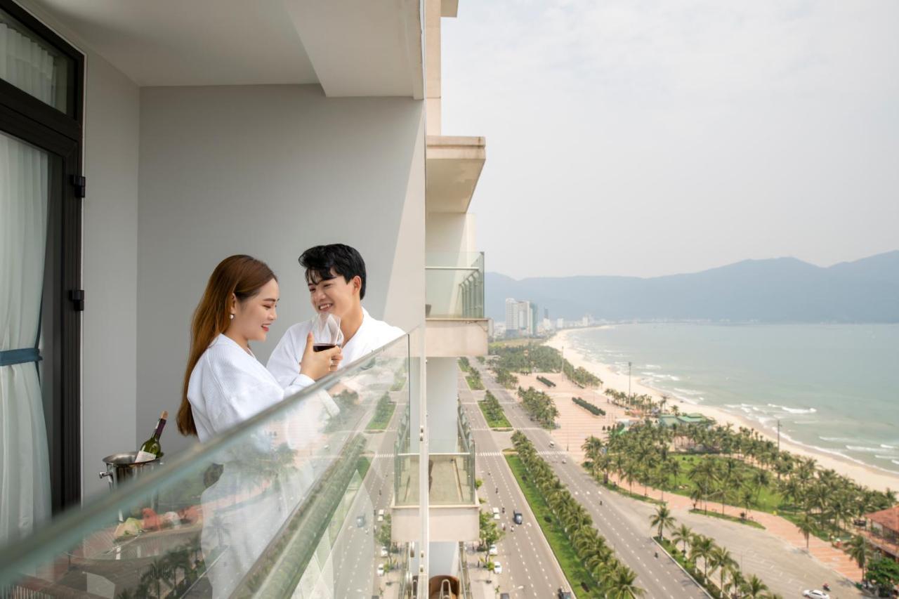 Canvas Danang Beach Hotel Екстер'єр фото