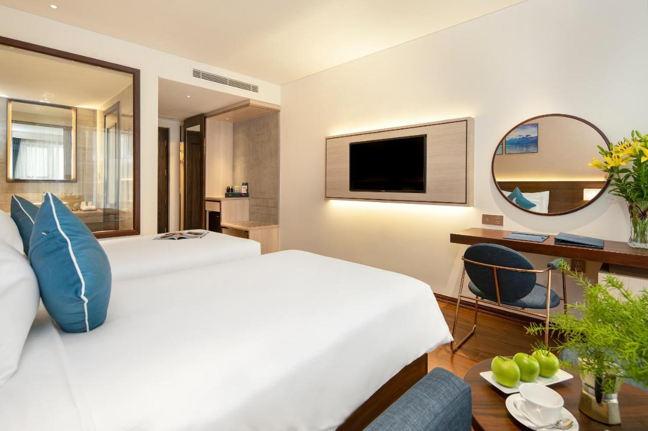 Canvas Danang Beach Hotel Екстер'єр фото