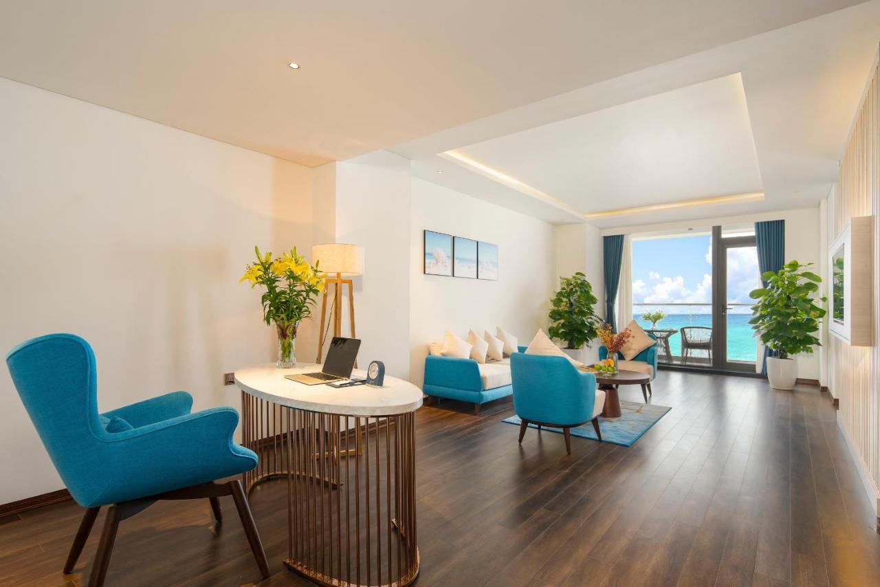 Canvas Danang Beach Hotel Екстер'єр фото