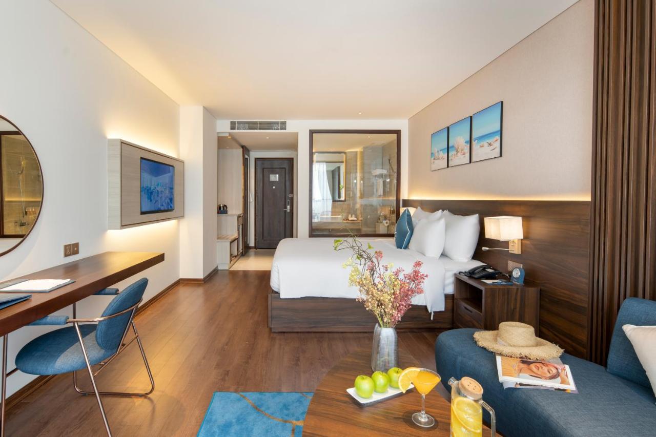 Canvas Danang Beach Hotel Екстер'єр фото