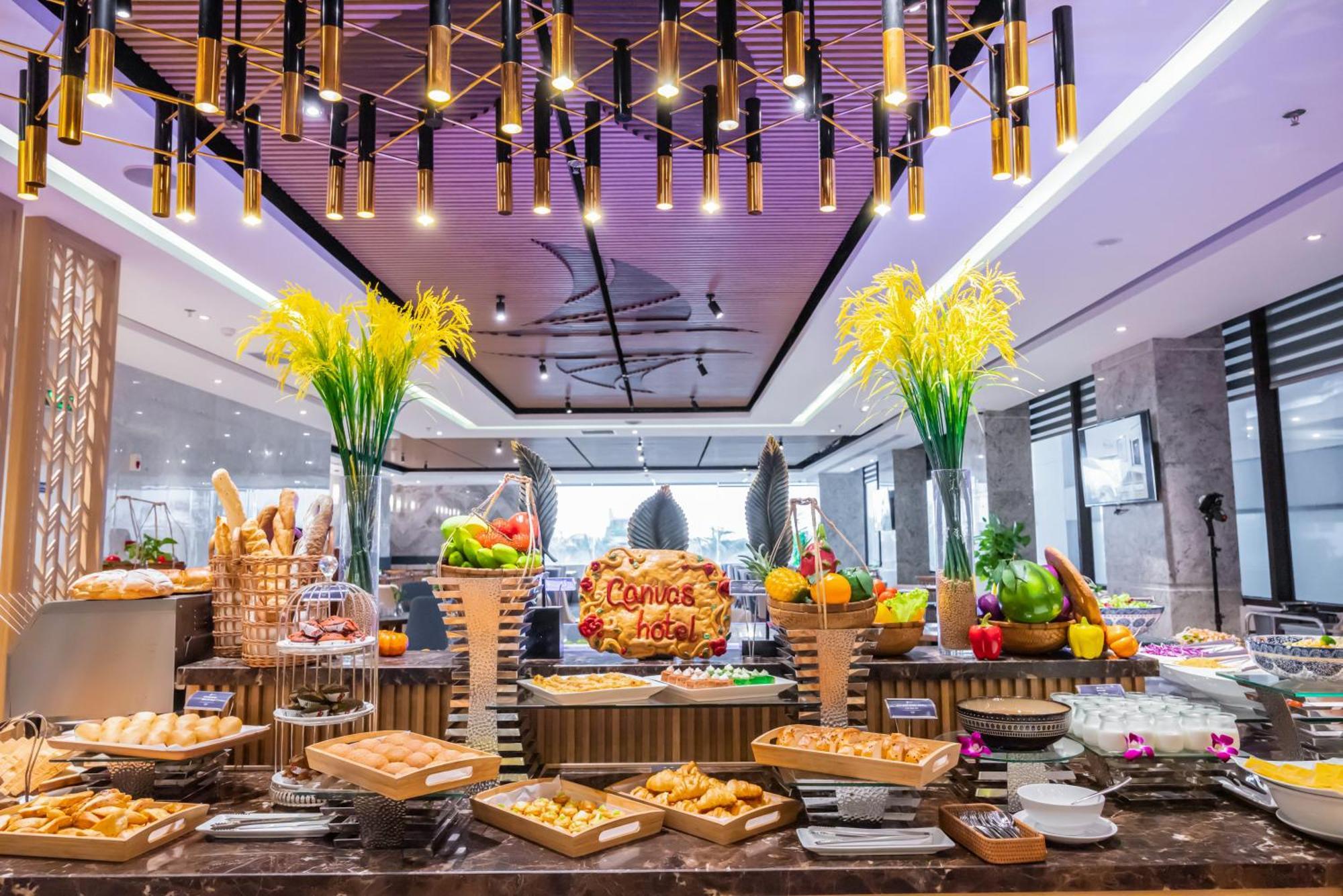 Canvas Danang Beach Hotel Екстер'єр фото