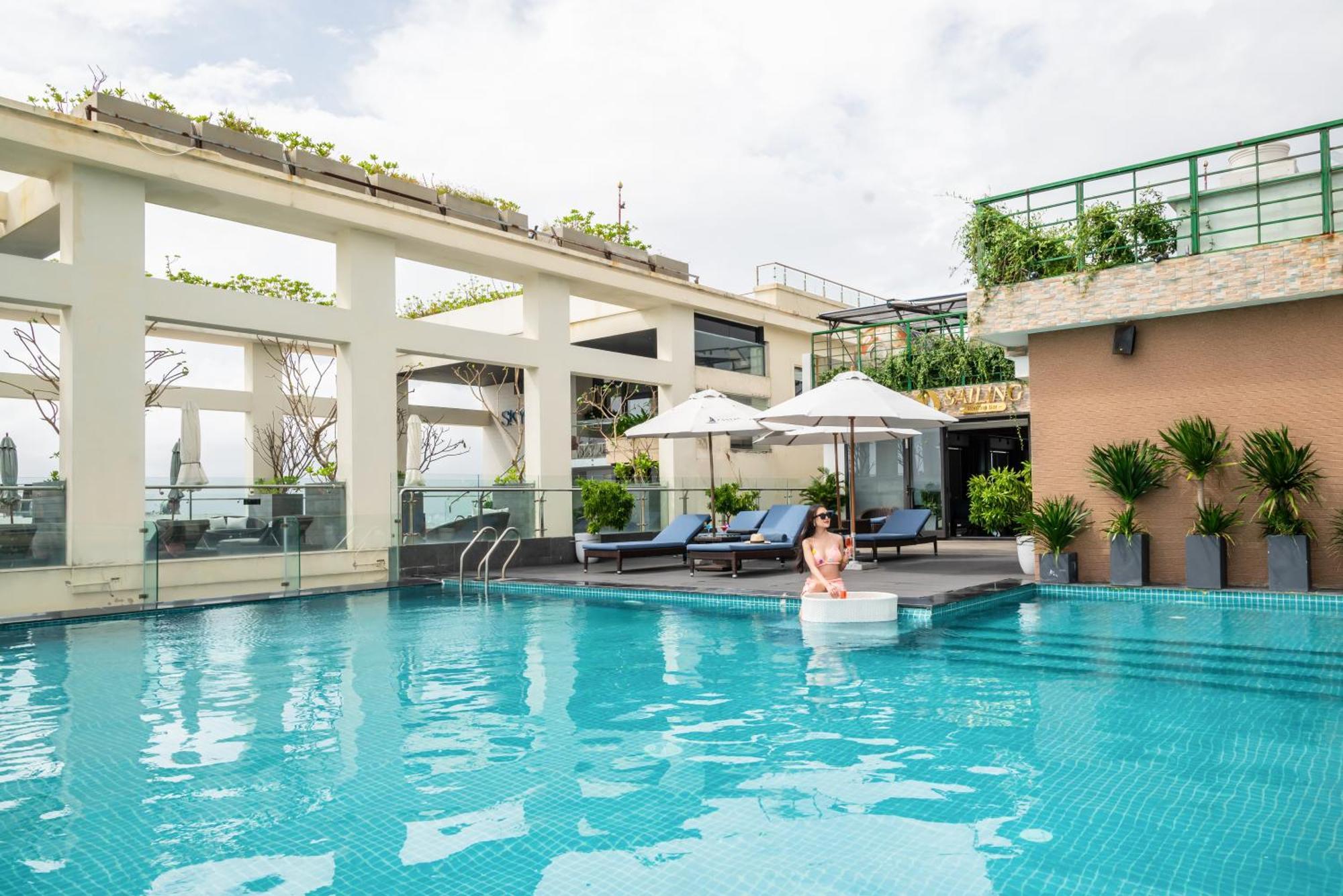 Canvas Danang Beach Hotel Екстер'єр фото