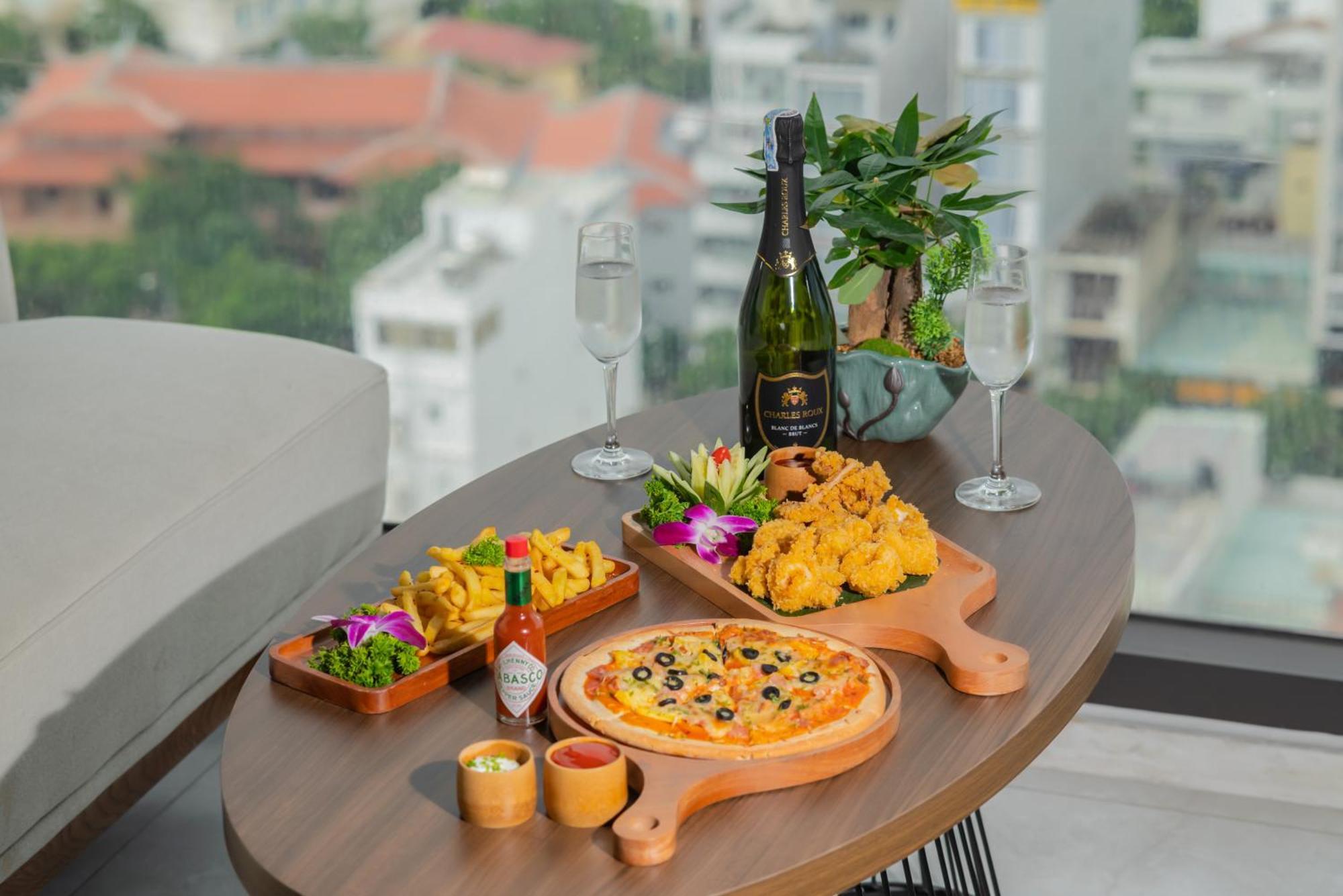 Canvas Danang Beach Hotel Екстер'єр фото