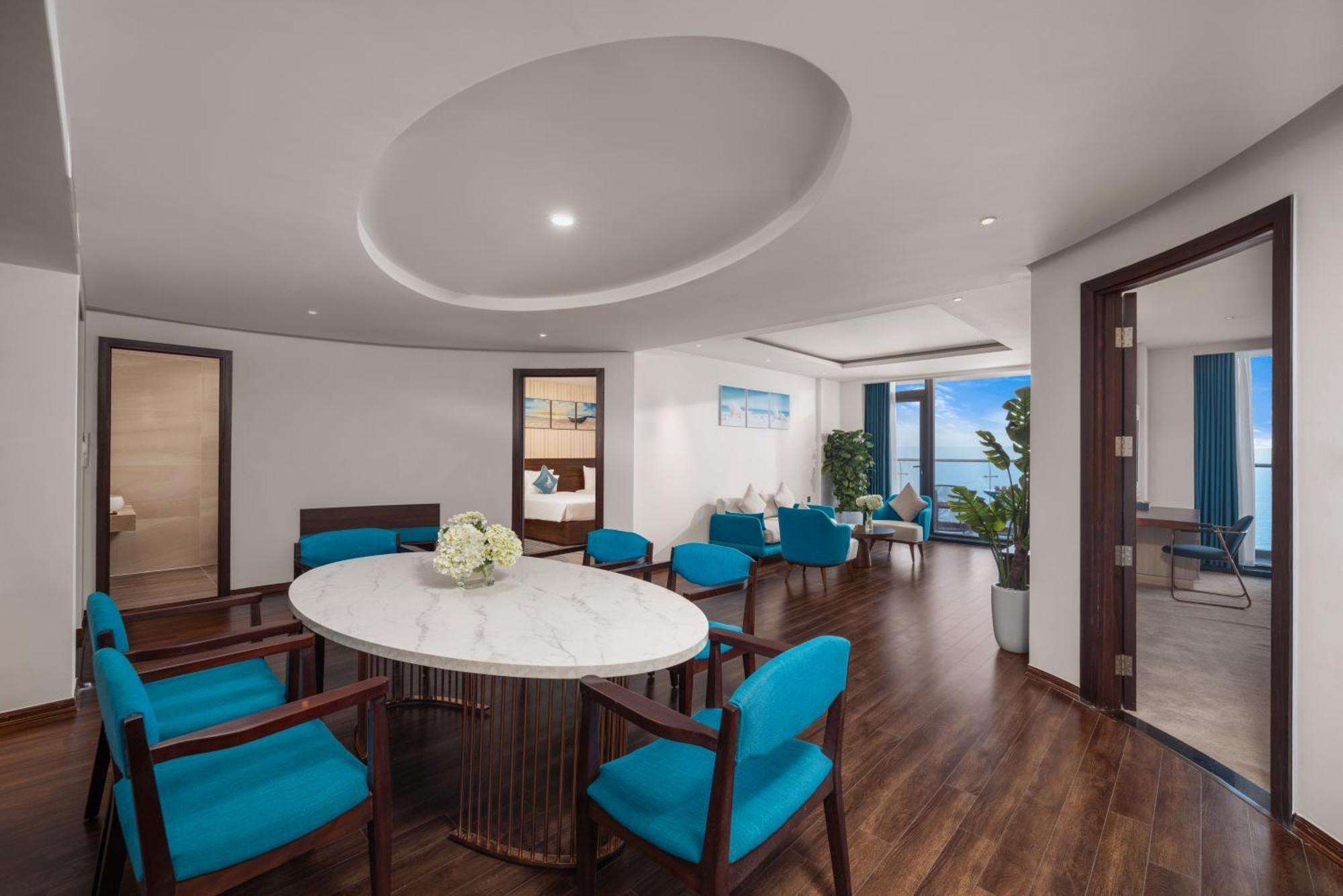 Canvas Danang Beach Hotel Екстер'єр фото