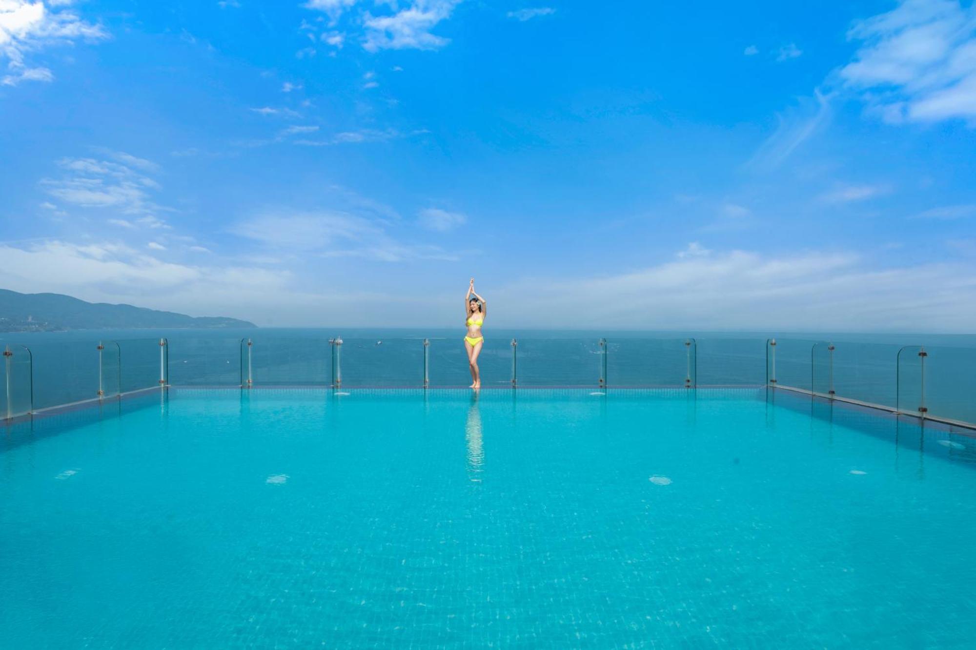 Canvas Danang Beach Hotel Екстер'єр фото