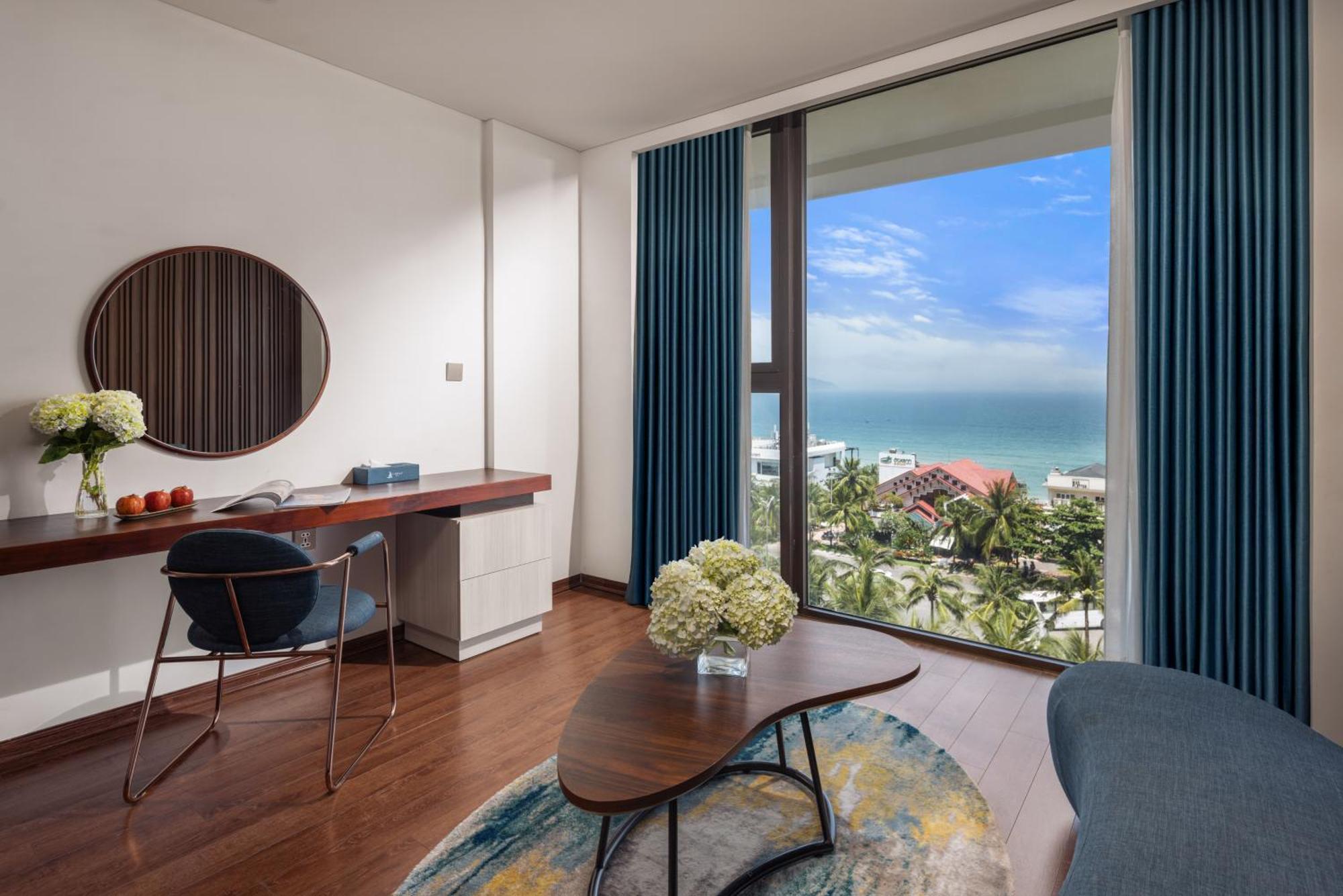 Canvas Danang Beach Hotel Екстер'єр фото