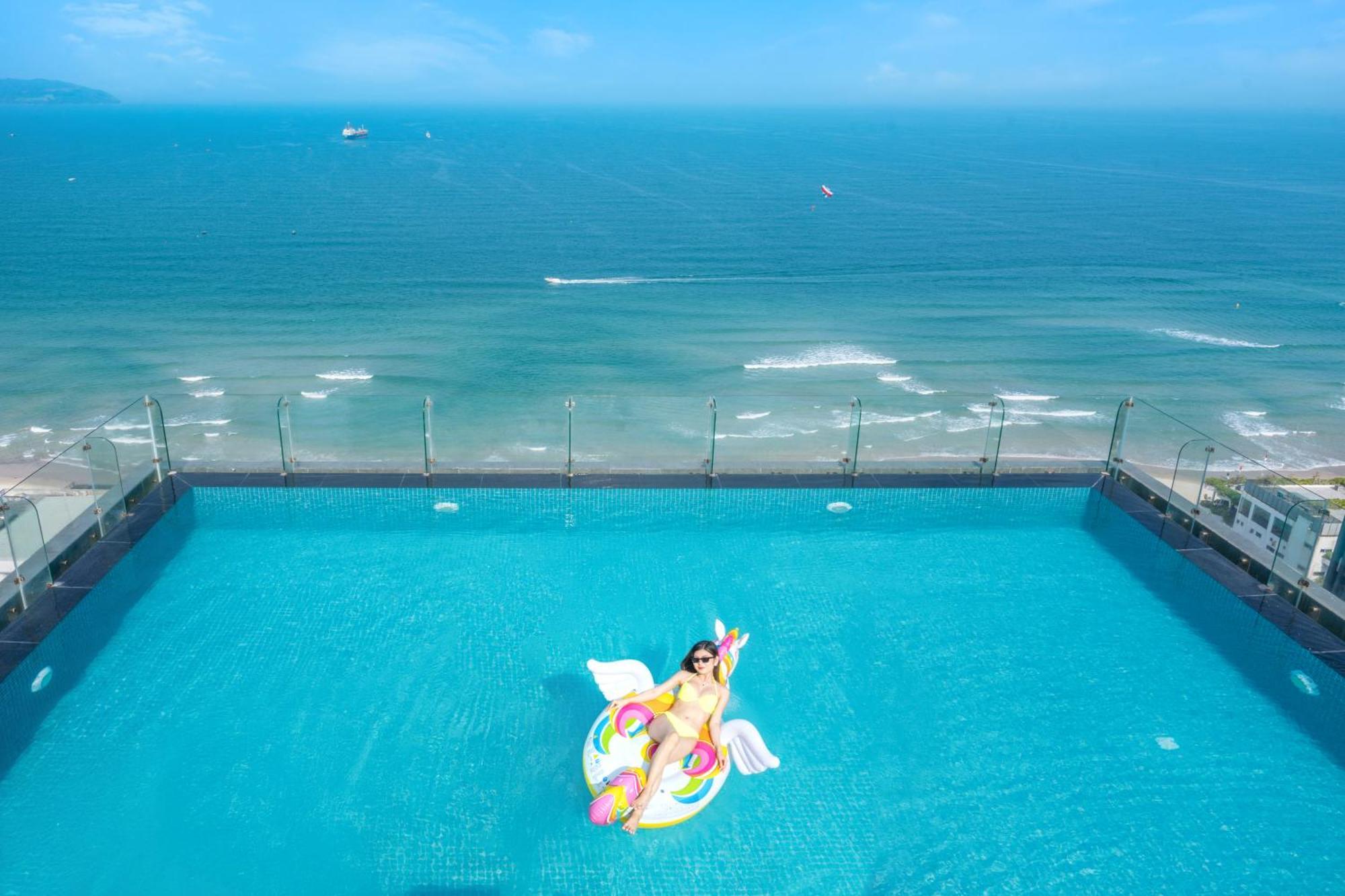 Canvas Danang Beach Hotel Екстер'єр фото